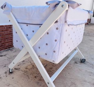 Mini cuna bebé - blanca con lunares