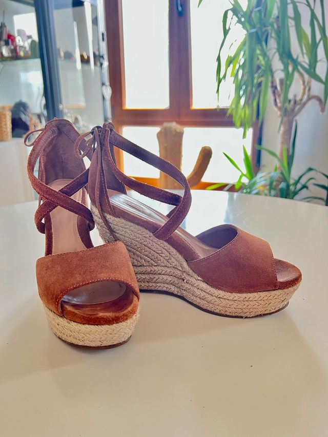 Sandalias cuña esparto marrón poco uso.