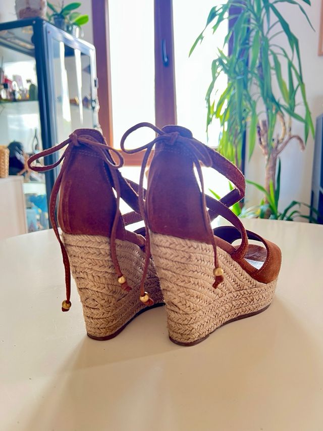 Sandalias cuña esparto marrón poco uso.