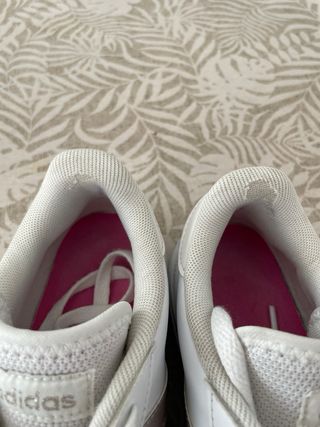 Zapatillas Adidas blancas y plateadas 39