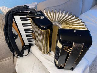 Acordeón Hohner Concerto II 72 bajos