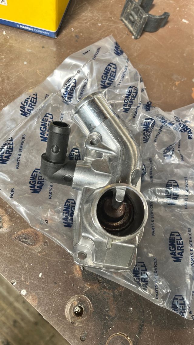 Termostato Opel Zafira A 2.0 DTI 16V