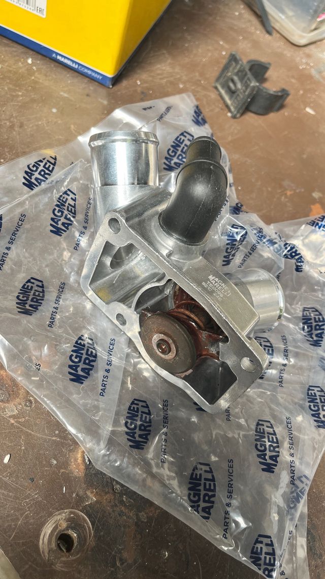 Termostato Opel Zafira A 2.0 DTI 16V