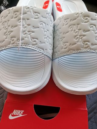 Chanclas Nike Victori One Slide 38