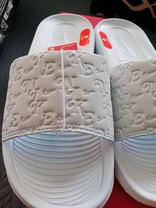 Chanclas Nike Victori One Slide 38