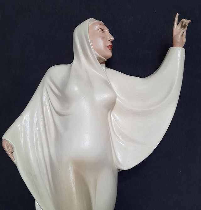 Escultura María Guerrero: Art Déco