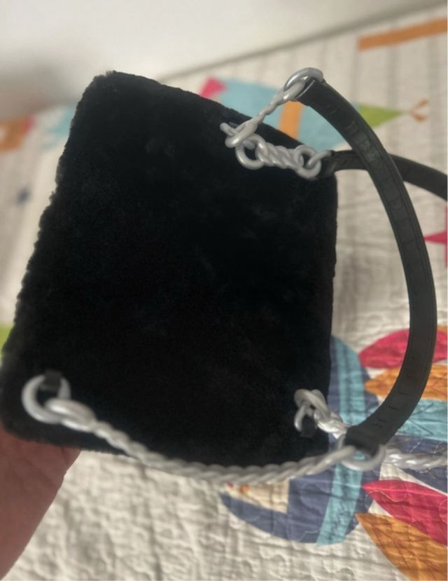 Muñeca Na! Na! Na! Surprise + Mochila