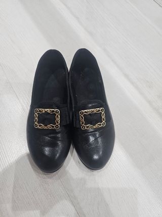 Zapatos Fallero negros con hebilla dorada