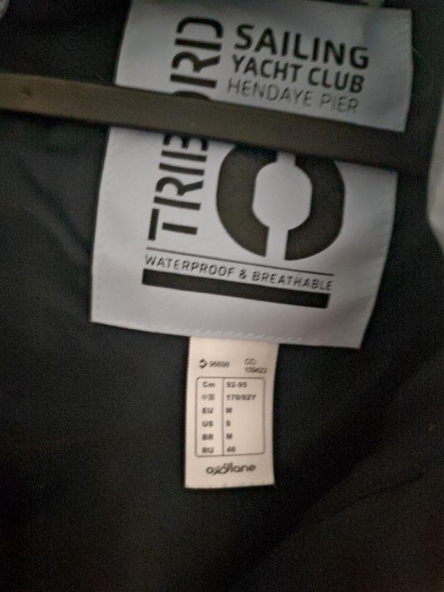 Chaqueta Tribord negra cortavientos