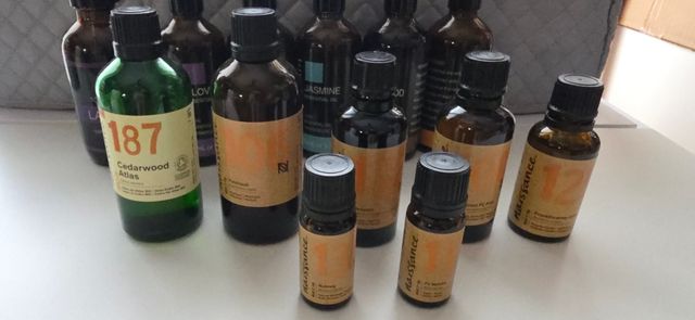 Lote de 23 Aceites esenciales naturales.
