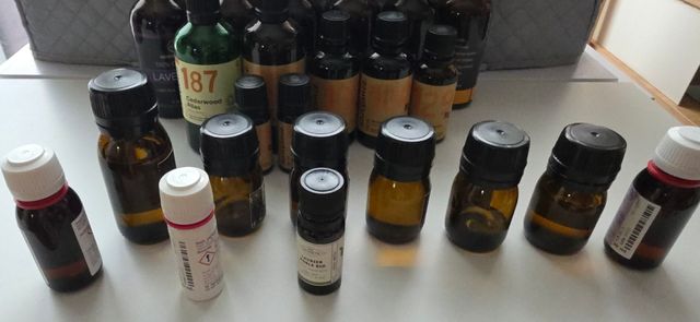 Lote de 23 Aceites esenciales naturales.
