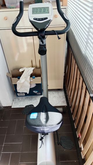 Bicicleta estática ejercicio