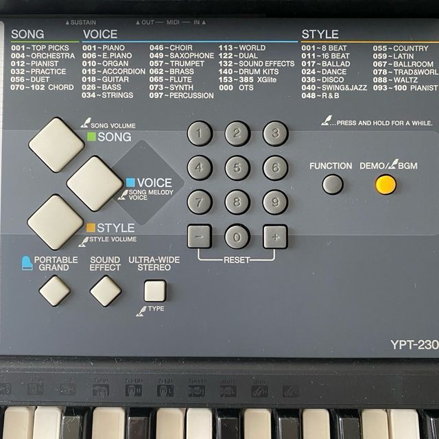 Yamaha YPT-230 Teclado