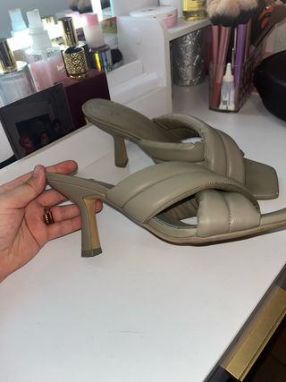 Tacones Zara beige - talla 40