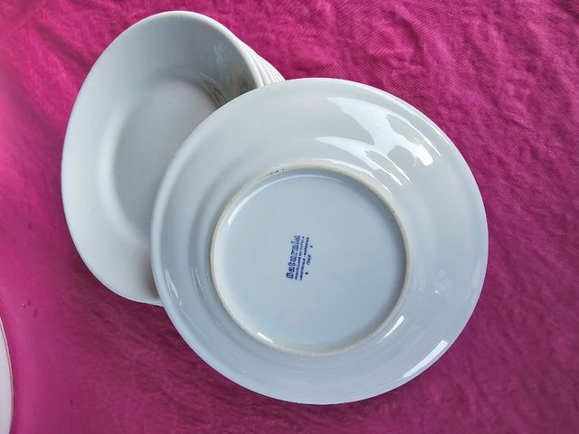 Set piatti in ceramica e porcellana