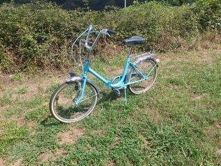 Bicicleta clásica azul
