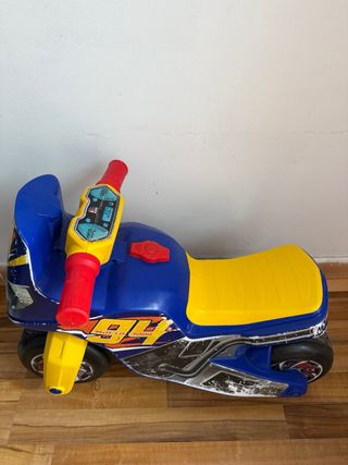 Moto infantil 2-4 años