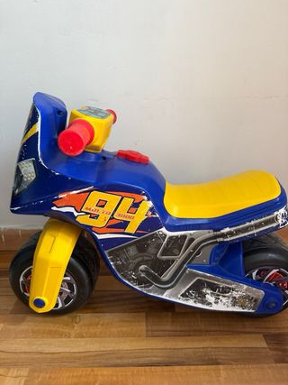 Moto infantil 2-4 años
