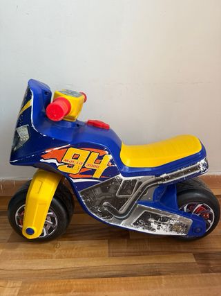 Moto infantil 2-4 años
