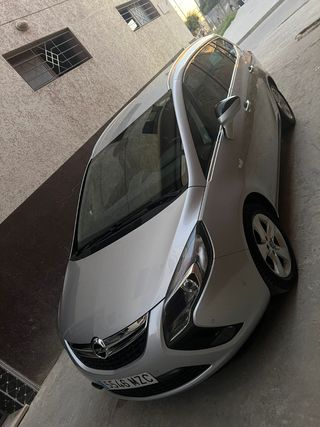 Opel Zafira Tourer 2013