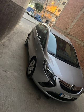 Opel Zafira Tourer 2013