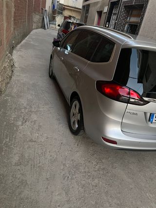 Opel Zafira Tourer 2013