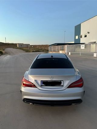 MERCEDES CLA 200d AMG Line con Pack Night