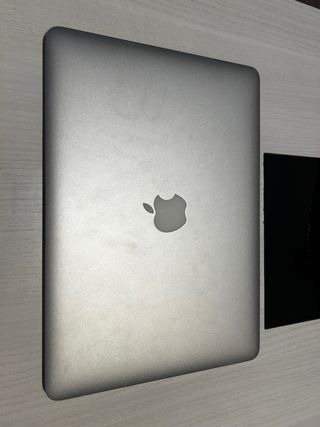 MacBook Air 13” Plata - macOS Catalina