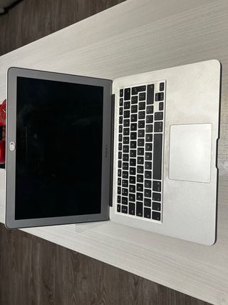 MacBook Air 13” Plata - macOS Catalina