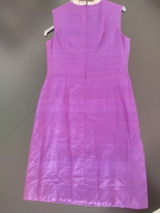 Vestido morado bordado