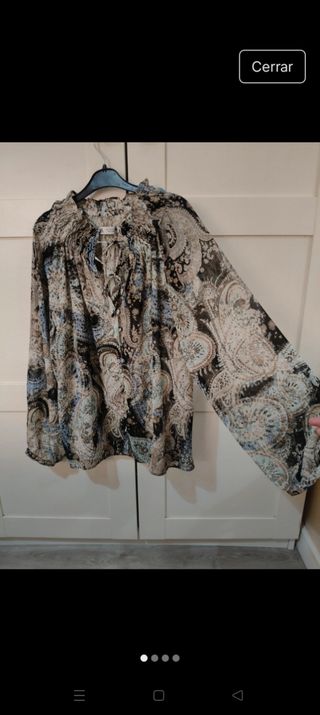 Blusa estampada marrón y azul