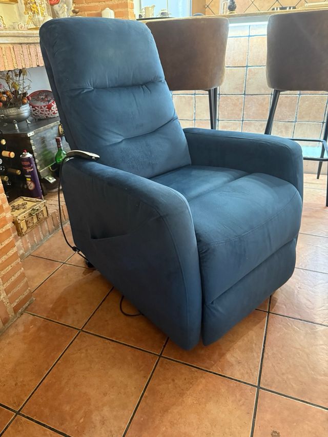 Sillón levanta personas reclinable motorizado azul