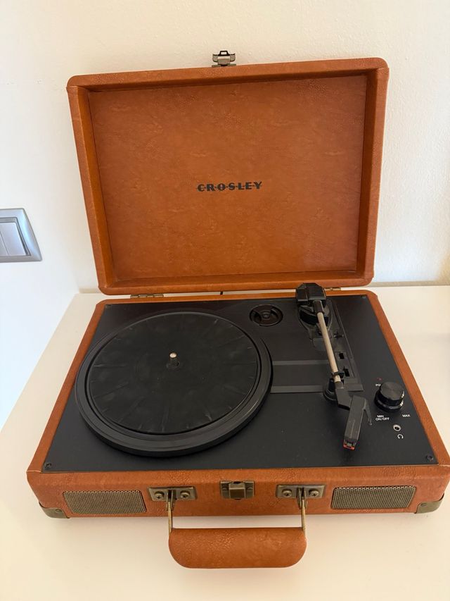 Tocadiscos Crosley marrón