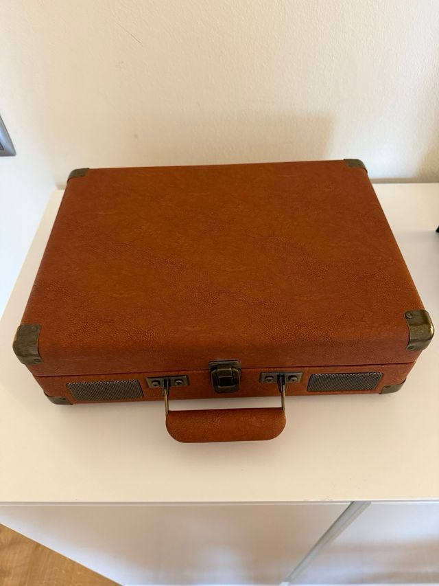 Tocadiscos Crosley marrón