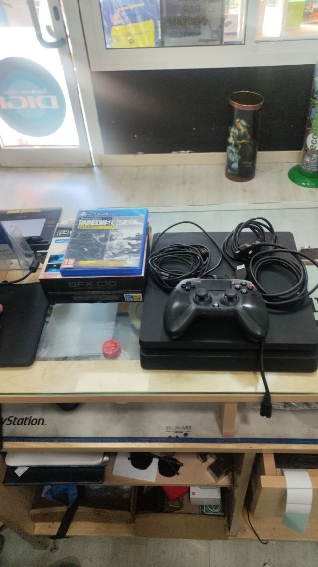 PS4 (PlayStation 4) - Mando y juego