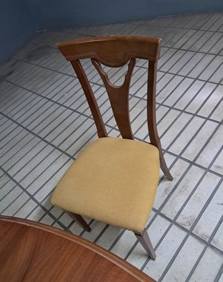 Mesa extensible madera y 6 sillas 