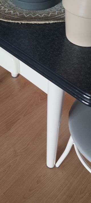 Mesa cocina blanca + 2 sillas