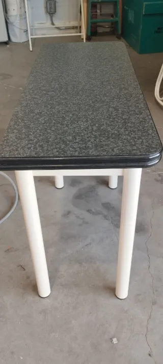 Mesa cocina blanca + 2 sillas