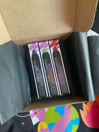 3 pintalabios Camaleon Cosmetics.