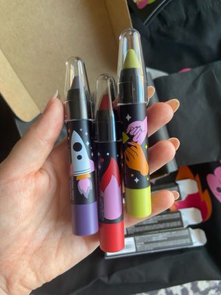3 pintalabios Camaleon Cosmetics.