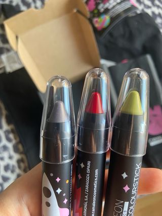 3 pintalabios Camaleon Cosmetics.