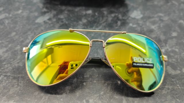 Gafas polarizadas doradas