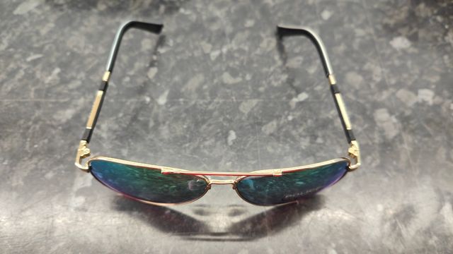 Gafas polarizadas doradas