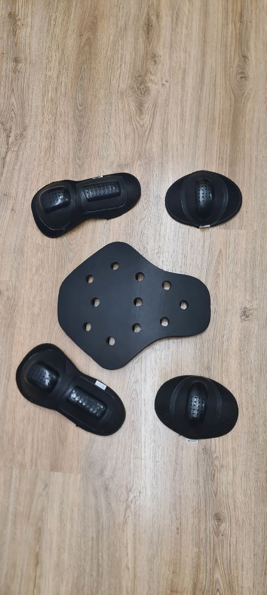 Chaqueta moto con protecciones y guantes talla 10