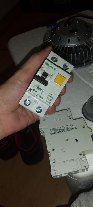 Interruptor potencia 7.5A y diferencial 25A