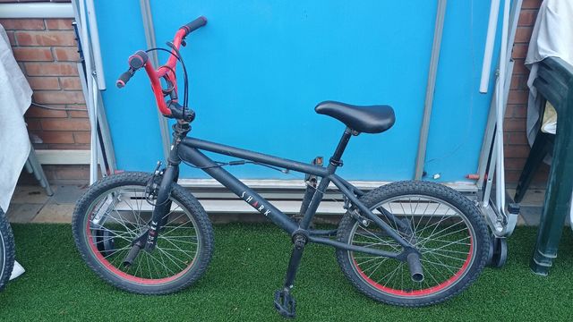 BMX BH negra y roja