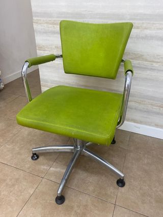 Sillón peluquería clásico en buen estado hay 2