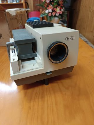 Proyector diapositivas antiguo