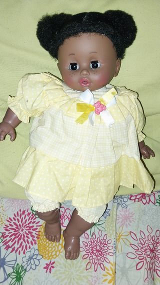 Bambole nere 35cm Prezzo unitario 9,90€