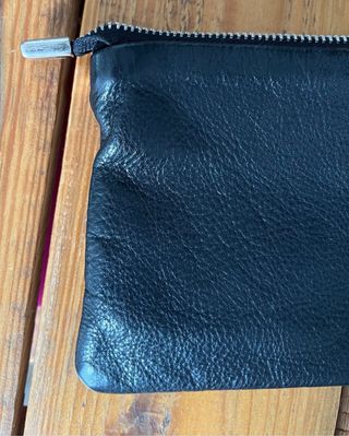 Bolso mano cuero negro
